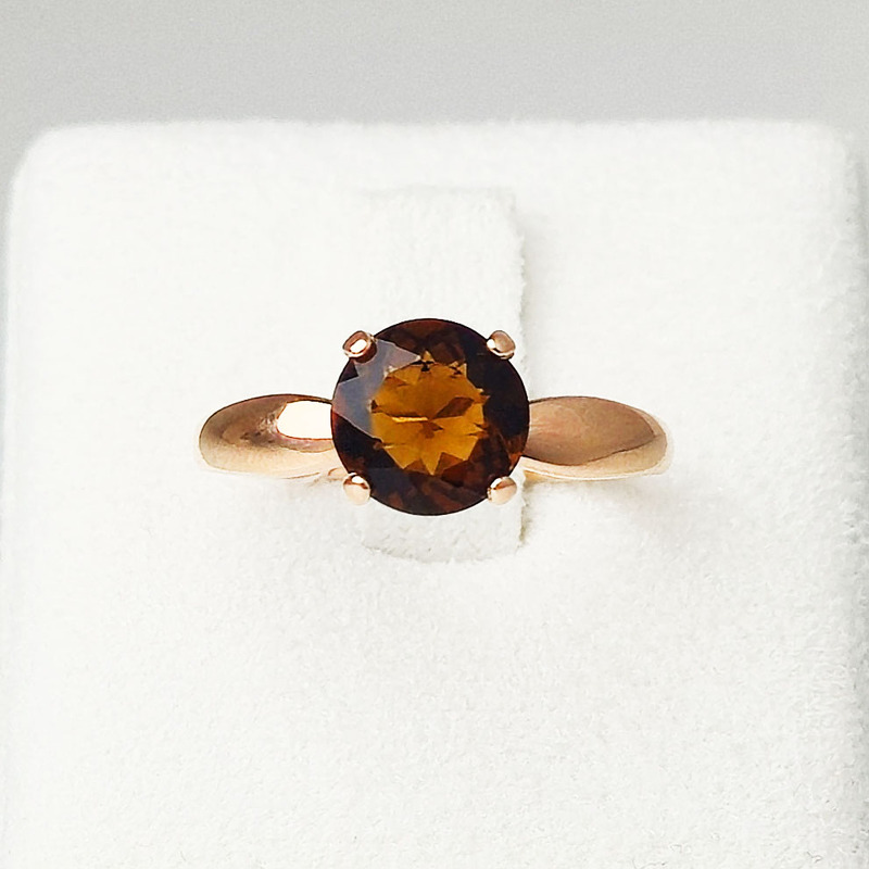 Серебряное кольцо с бриллиантом синт.