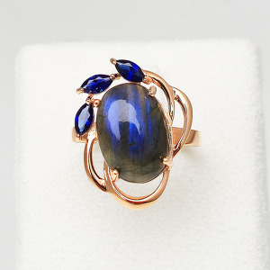 Серебряное кольцо с лабрадоритами