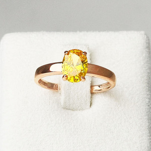 Серебряное кольцо с бриллиантом синт.