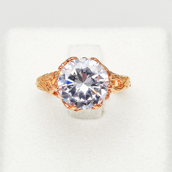 Серебряное кольцо с бриллиантом синт.