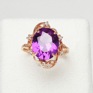 Серебряное кольцо с александритами