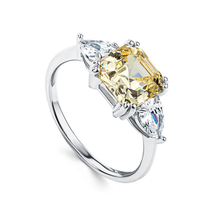 Серебряное кольцо с фианитом