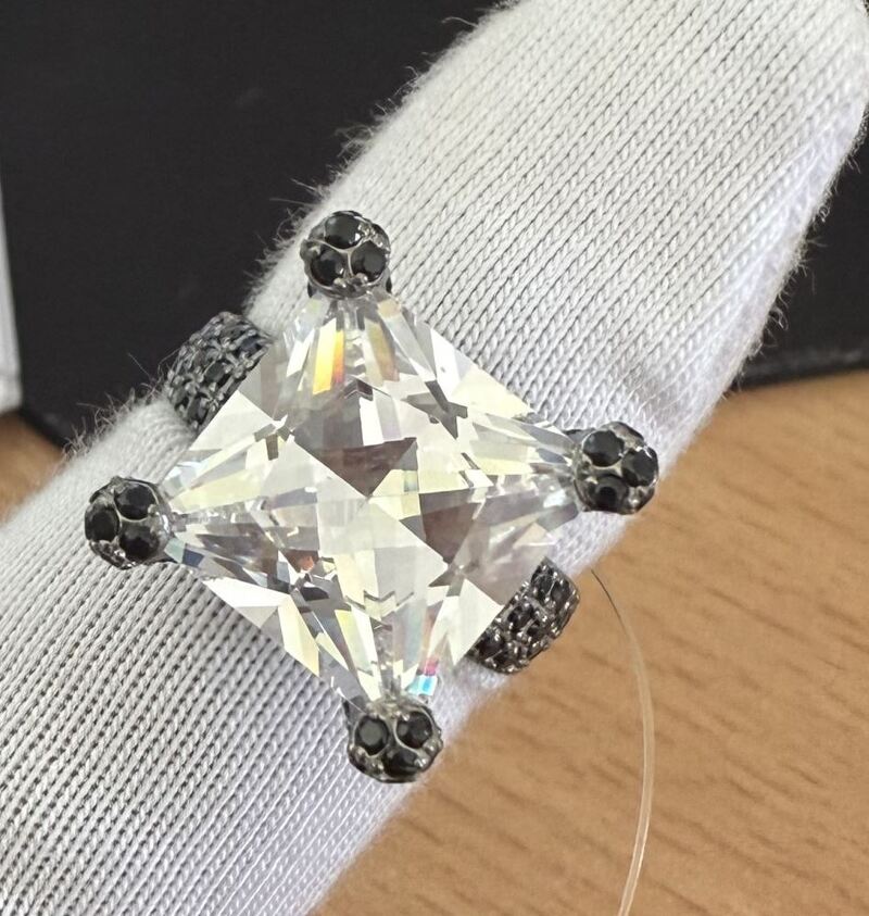 Серебряное кольцо с раухтопазами и агатами