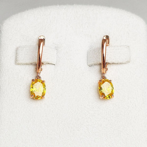 Серебряные серьги с бриллиантом синт.