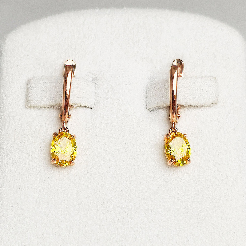 Серебряные серьги с бриллиантом синт.