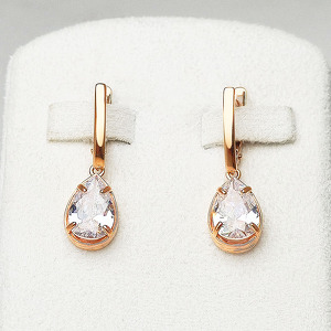 Серебряные серьги с бриллиантом синт.