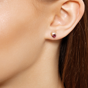 Золотые серьги-пусеты с фианитом и рубином