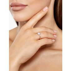 Золотое кольцо с фианитом