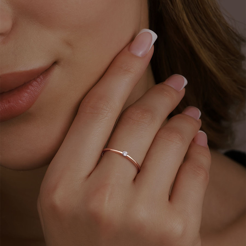 Кольцо из золота с фианитом