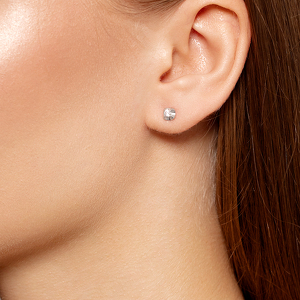 Золотые серьги-пусеты с фианитом