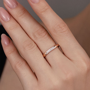 Золотое кольцо с фианитами