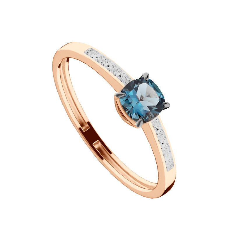 Золотое кольцо с топазом и бриллиантами