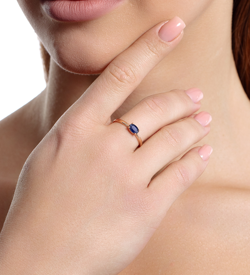 Золотое кольцо с сапфиром