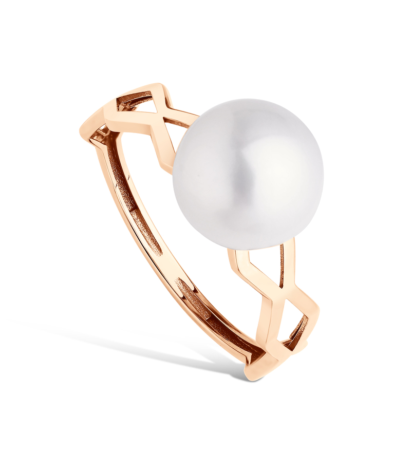 Золотое кольцо с жемчугом