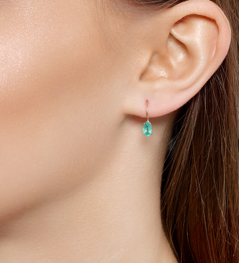 Золотые серьги с изумрудом