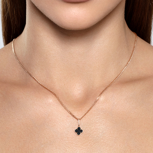 Золотая подвеска «Четыре лепестка удачи» с ониксом