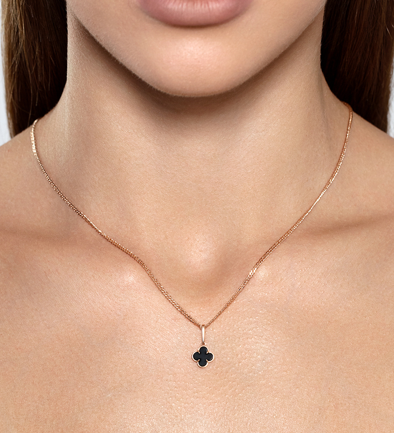 Золотая подвеска «Четыре лепестка удачи» с ониксом