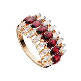 Золотое кольцо с гранатами и фианитами