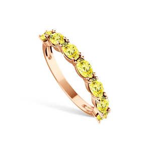 Золотое кольцо с муассанитами