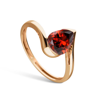 Золотое кольцо с гранатом