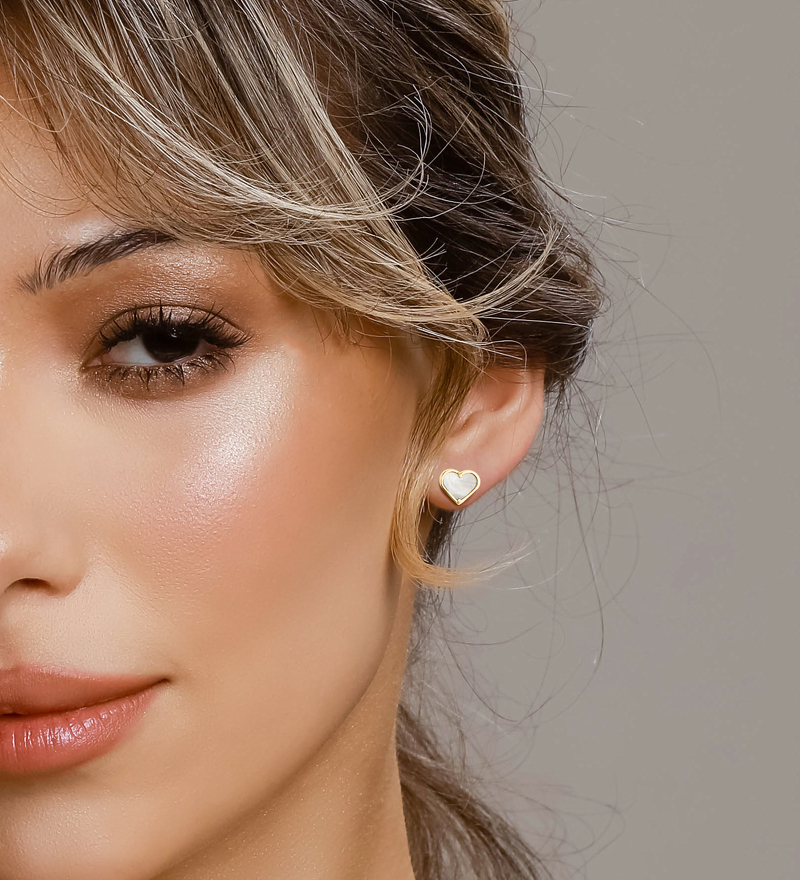 Золотые серьги-пусеты с перламутром