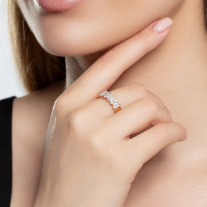 Серебряное кольцо с фианитами