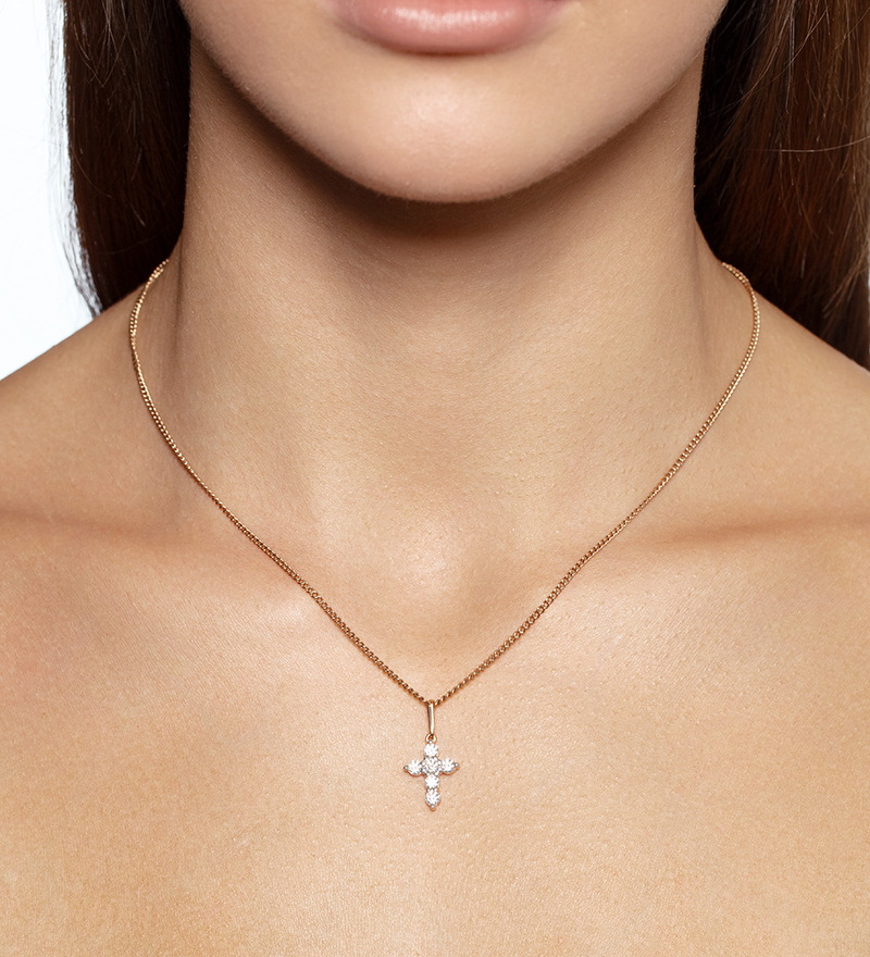 Серебряный крест с муассанитами