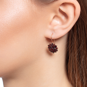 Серебряные серьги с гранатами