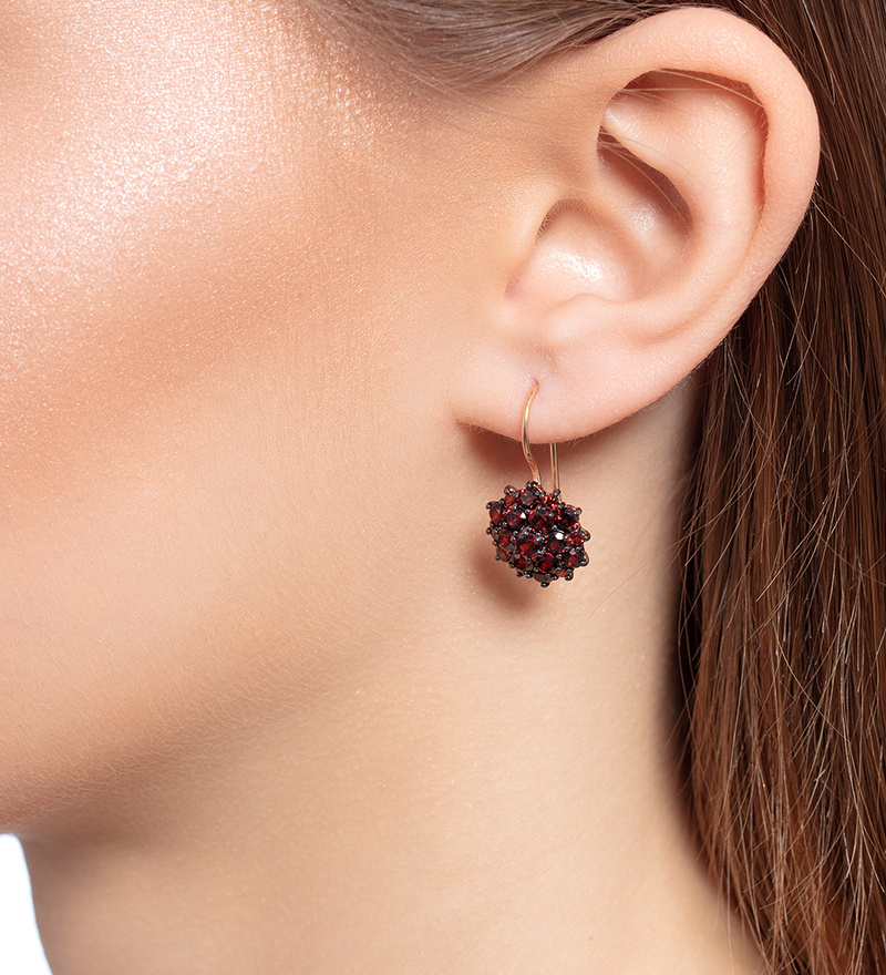 Серебряные серьги с гранатами