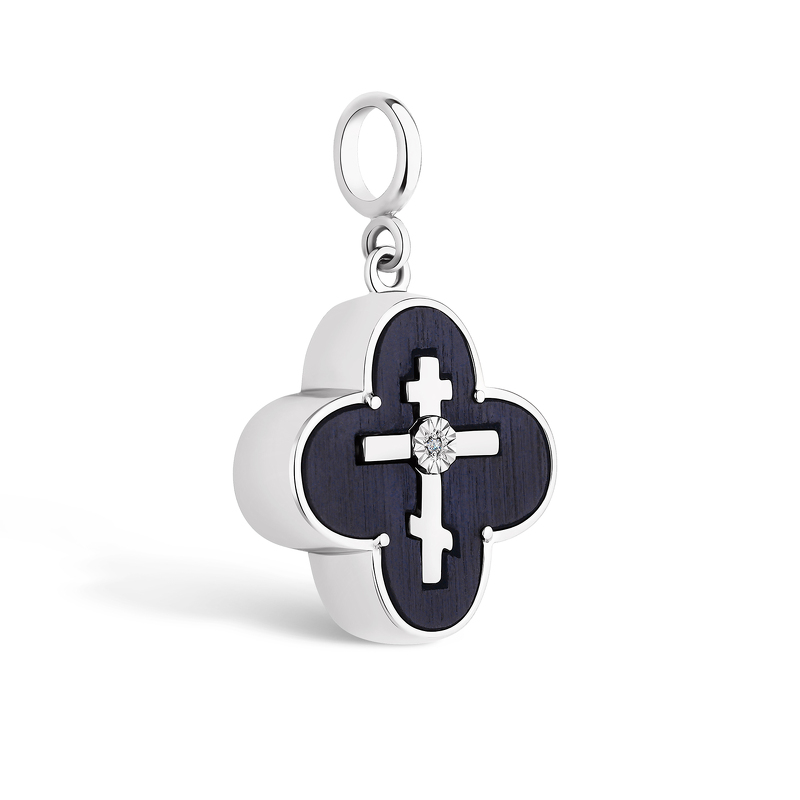 Серебряная подвеска с грабом и бриллиантом