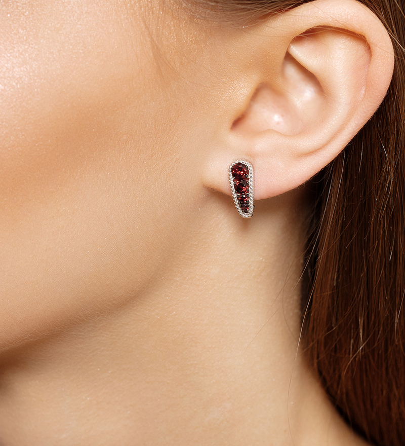 Серебряные серьги с гранатом