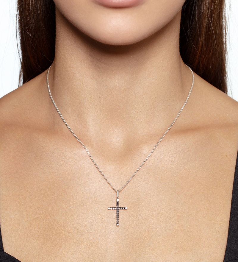 Серебряный крест с шпинелями