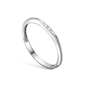 Серебряное кольцо с бриллиантами