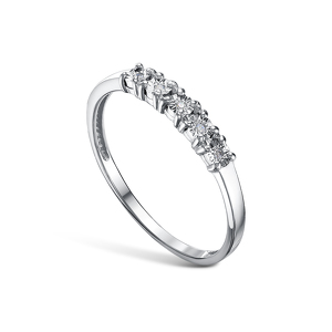 Серебряное кольцо с бриллиантами