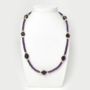 Аметист 262 бусы природный шар грань 10мм, шар 4мм