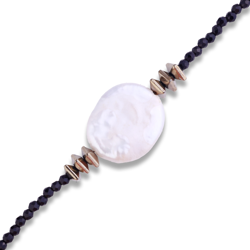 Жемчуг 591 бусы белый мабе овал 17х14мм, шпинель 2