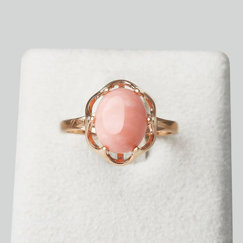 Серебряное кольцо с кораллом в золочении
